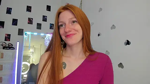 Aliceginger99 online show from May 16, 2:05 pm