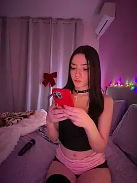 ShannonShanny online show from March 3, 8:04 pm