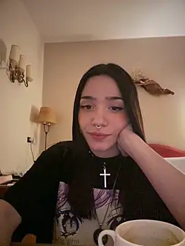 ShannonShanny online show from February 1, 9:24 pm