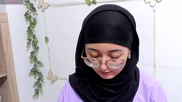 aysel elid online show from June 6, 8:26 pm