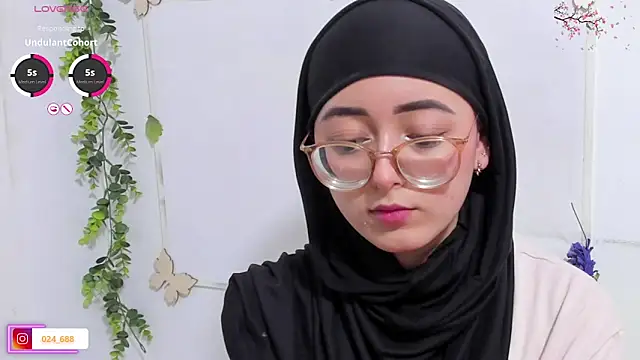 aysel elid online show from October 6, 11:31 pm