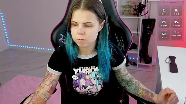 Latex Kitty online show from February 3, 12:43 pm