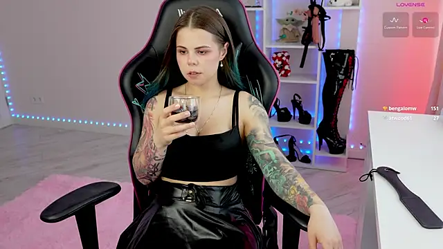Latex Kitty online show from June 27, 11:44 am