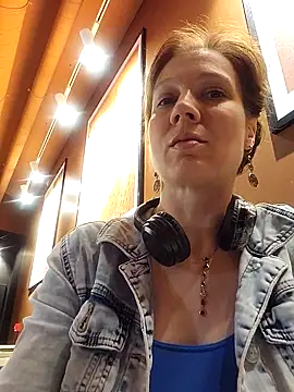 Exhibitionsplit online show from October 23, 11:49 am