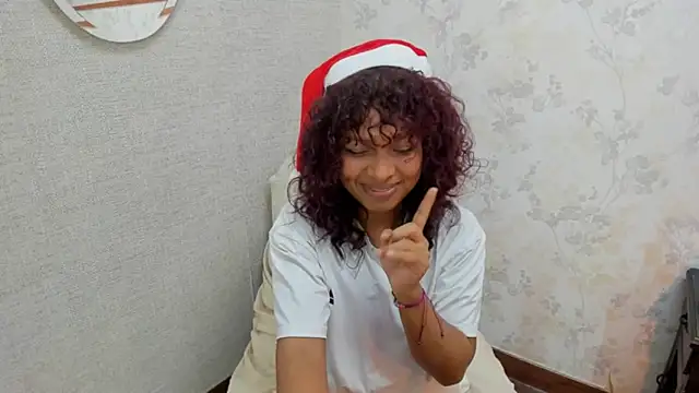 Naomi Tylers online show from December 14, 10:59 pm