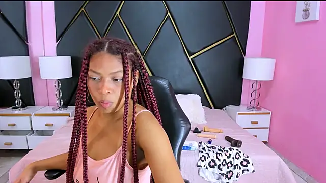 Naomi Tylers online show from October 25, 2:14 pm