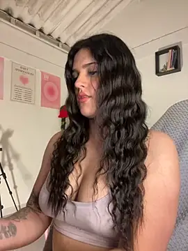 Snapshot of violet-333 chatting on September 26, 3:04 am violet-333 online show from September 26, 3:04 am