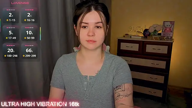 cutie mili online show from April 1, 3:09 pm