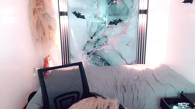 hilary rodriguez online show from October 22, 7:19 pm