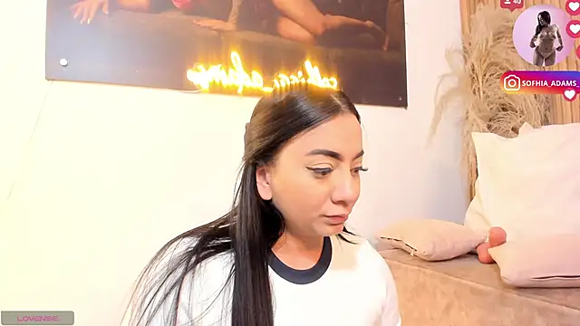 sofhiaa adaams online show from April 22, 10:18 pm