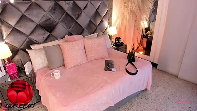 sofhiaa adaams online show from September 15, 10:39 pm