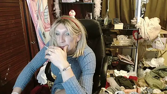 Ombeline1 online show from October 25, 4:58 pm