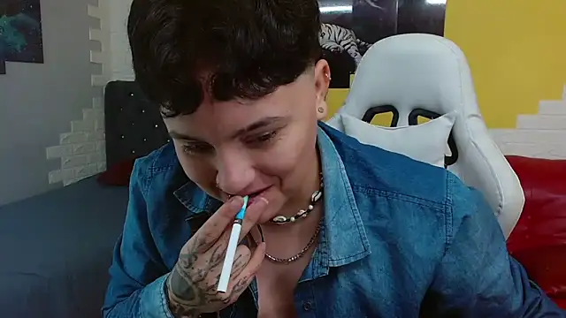 isabeautyx19 online show from April 11, 2:17 am