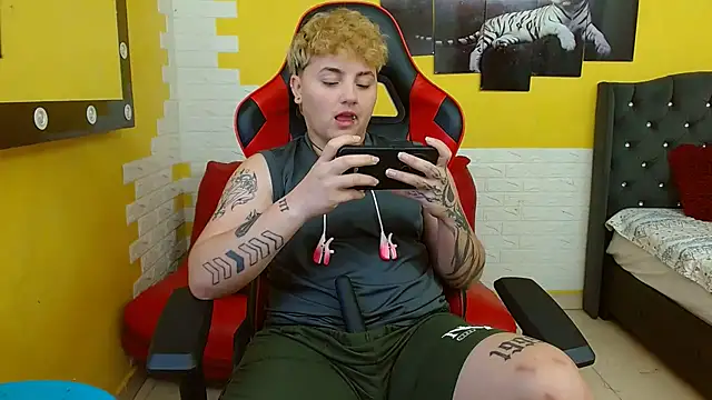 isabeautyx19 online show from September 27, 4:19 am