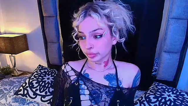 Snapshot of Bonnie_vega chatting on September 18, 9:13 pm Bonnie vega online show from September 18, 9:13 pm