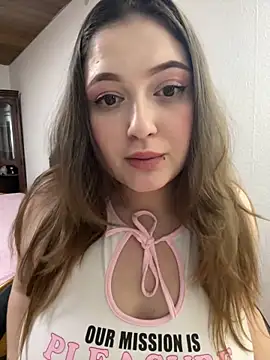 Kamilla Loop online show from February 2, 10:20 pm