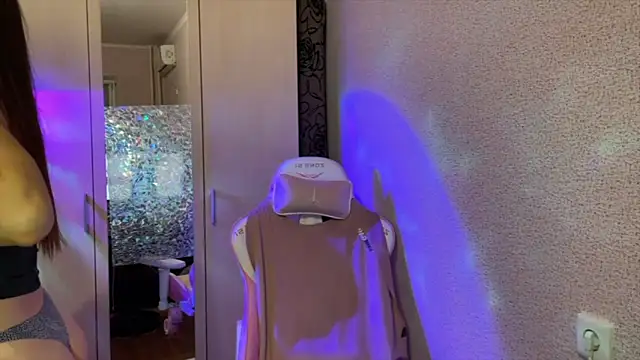 Katrin  kiss online show from February 28, 8:08 pm