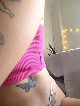 melisabunnny online show from December 4, 12:18 pm