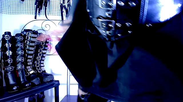 Snapshot of Agatha_BDSM chatting on October 2, 9:20 pm Agatha BDSM online show from October 2, 9:20 pm