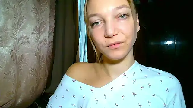 EmillyPlay online show from December 1, 6:50 am