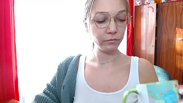 EmillyPlay online show from January 12, 10:42 am