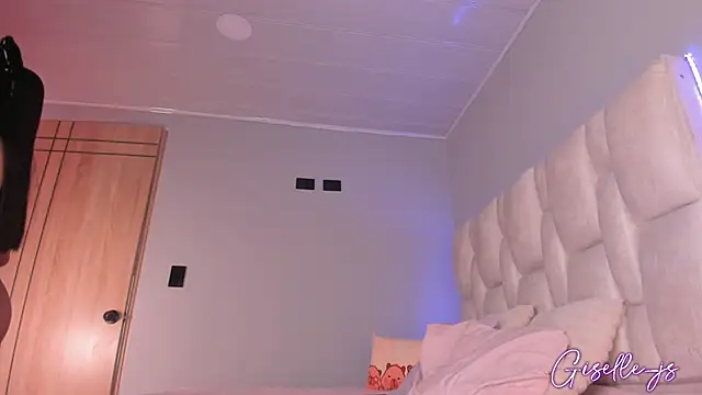 Snapshot of giselle_js chatting on September 13, 9:34 pm giselle js online show from September 13, 9:34 pm