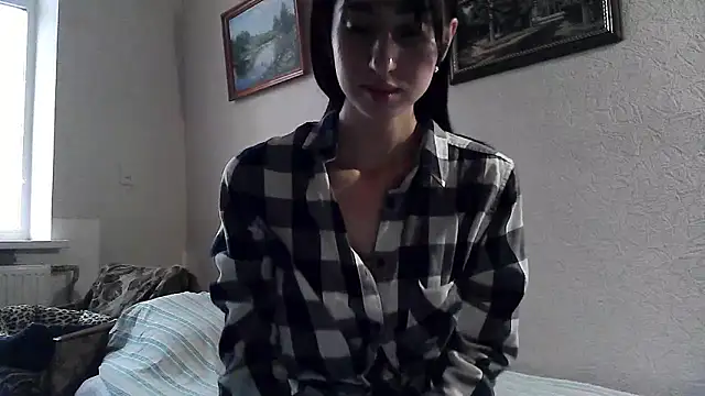 ElizaSwon online show from April 14, 3:56 pm