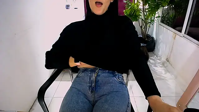 Snapshot of BitterMomXxx chatting on September 25, 12:48 pm BitterMomXxx online show from September 25, 12:48 pm