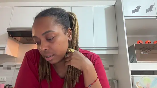 ChocolateCakeQueen online show from October 4, 11:42 pm