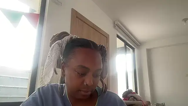 ChocolateCakeQueen online show from October 24, 6:37 pm