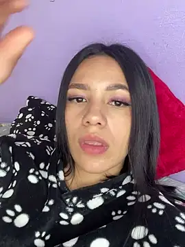Snapshot of hannahb-e chatting on October 17, 6:22 pm hannahb-e online show from October 17, 6:22 pm