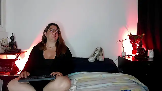 katie joness  online show from October 12, 9:55 am