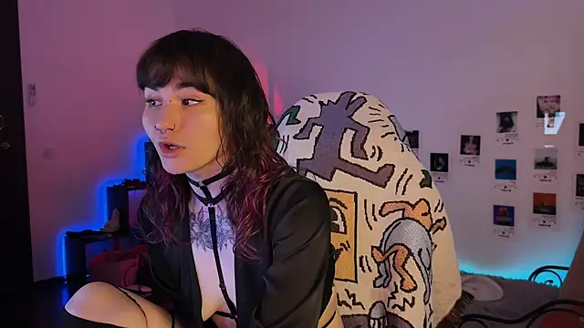 deadlysweet online show from May 7, 1:43 am