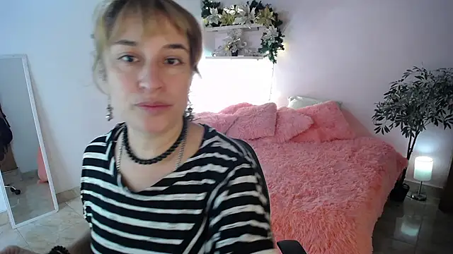 Paula Paz online show from November 28, 3:59 pm