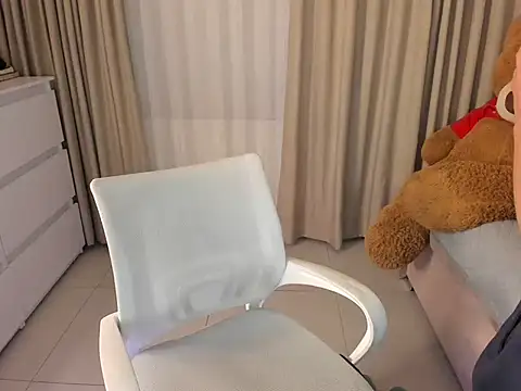 Snapshot of kiaraowen chatting on September 12, 3:29 am kiaraowen online show from September 12, 3:29 am