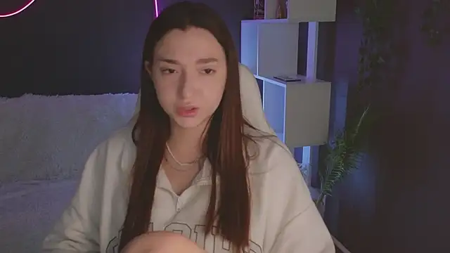 Snapshot of YasmineWest chatting on October 2, 1:54 am YasmineWest online show from October 2, 1:54 am