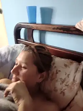 jennstudio93 online show from December 3, 9:33 am