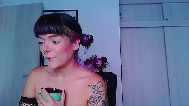 Snapshot of purple_em69 chatting on September 24, 3:55 pm purple em69 online show from September 24, 3:55 pm