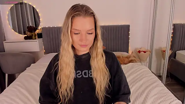 CassieRayss online show from June 7, 2:24 pm