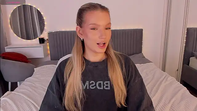 CassieRayss online show from January 8, 12:31 pm