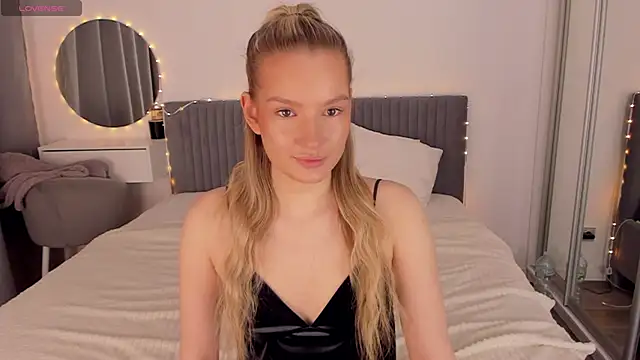 CassieRayss online show from April 26, 2:26 pm