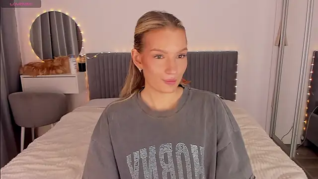 CassieRayss online show from April 2, 2:36 pm