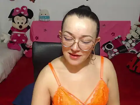 Snapshot of Angela_18honey chatting on October 17, 2:37 am Angela 18honey online show from October 17, 2:37 am