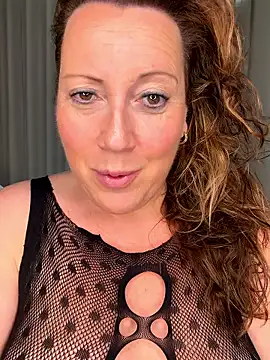 xsexycurvymilf online show from March 23, 3:07 pm