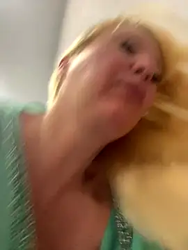 EmmaInLove23 online show from November 12, 2:09 am