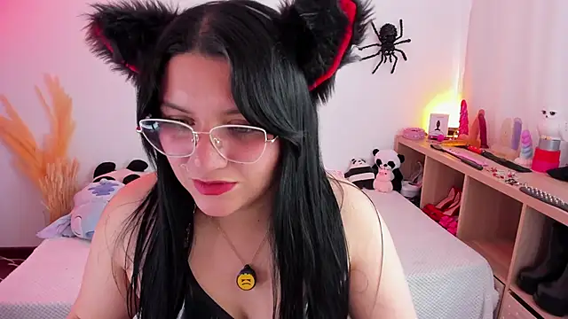 Snapshot of catha_cat chatting on October 14, 6:32 pm catha cat online show from October 14, 6:32 pm