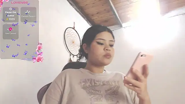 dollysweettt666 online show from April 11, 6:41 am