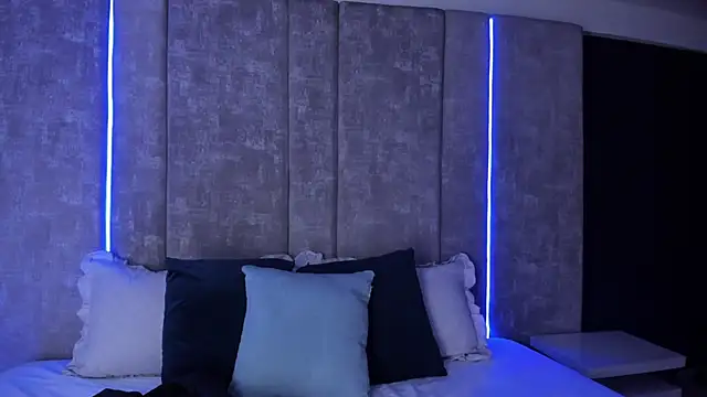 Amareto  online show from April 18, 8:20 pm