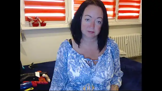 Snapshot of Alexie33 chatting on September 22, 1:42 pm Alexie33 online show from September 22, 1:42 pm