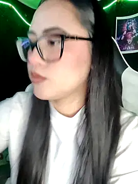 Snapshot of Janna_mnt chatting on October 10, 2:49 am Janna mnt online show from October 10, 2:49 am